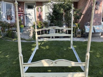 Vintage Mid Century French Provincial Bed READ DESCRIPTION