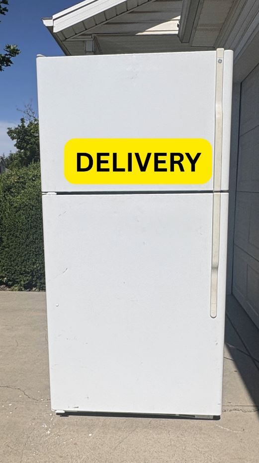 DELIVERY - 21.7 cu ft GE Refrigerator/Freezer - PERFECT TEMPERATURES