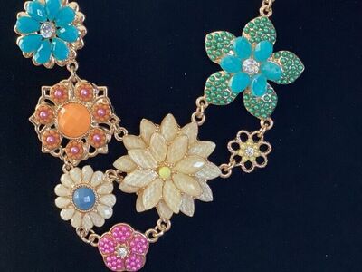 NEW - Gorgeous Detailed Beaded Flowers In Beautiful Colors- Paired With Gold Accents - C PIX