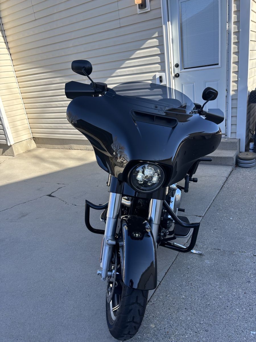 2017 Harley Davidson Electra Glide Standard Built Out Ready to Go