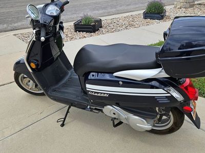 Like New 163 CC Kymco Scooter