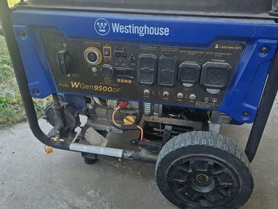 Westinghouse WGen8500DF Dual Fuel Portable Generator - 8500W / 11200W