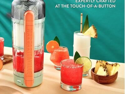 Margaritaville Maui On-the-Go Frozen Drink Machine and Portable Blender - NEW