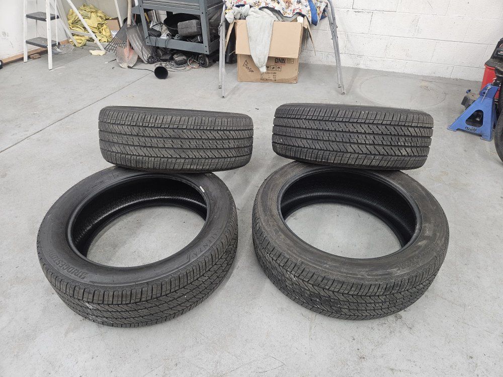 275/50R22 tires Bridgestone