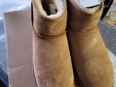 Womens* UGGs Classic Mini II Size:10