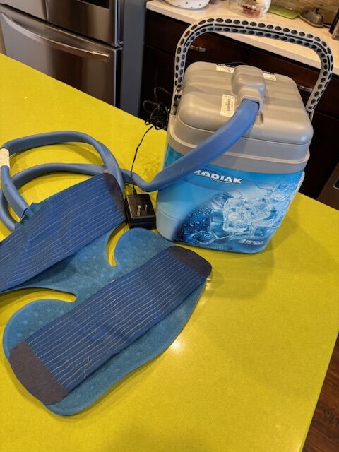 Kodiak Breg Knee Wrap Ice Cold Therapy Machine