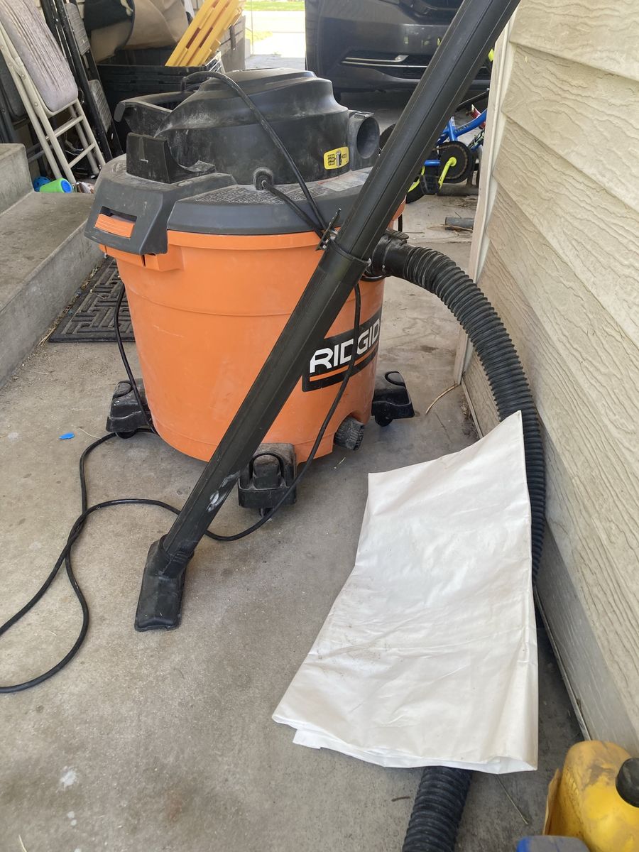RIDGID 16 Gallon 5.0 Peak HP Wet/Dry Shop Vacuum with Hose & Accessories