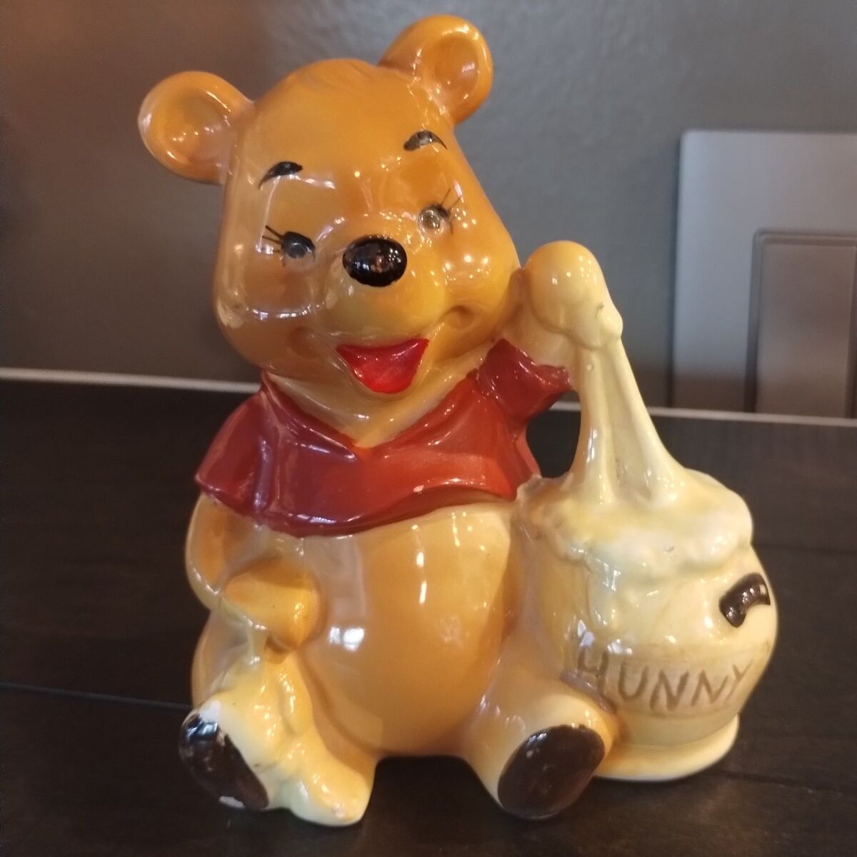 Vintage Winnie the Pooh Ceramic Figurine — Pooh wi