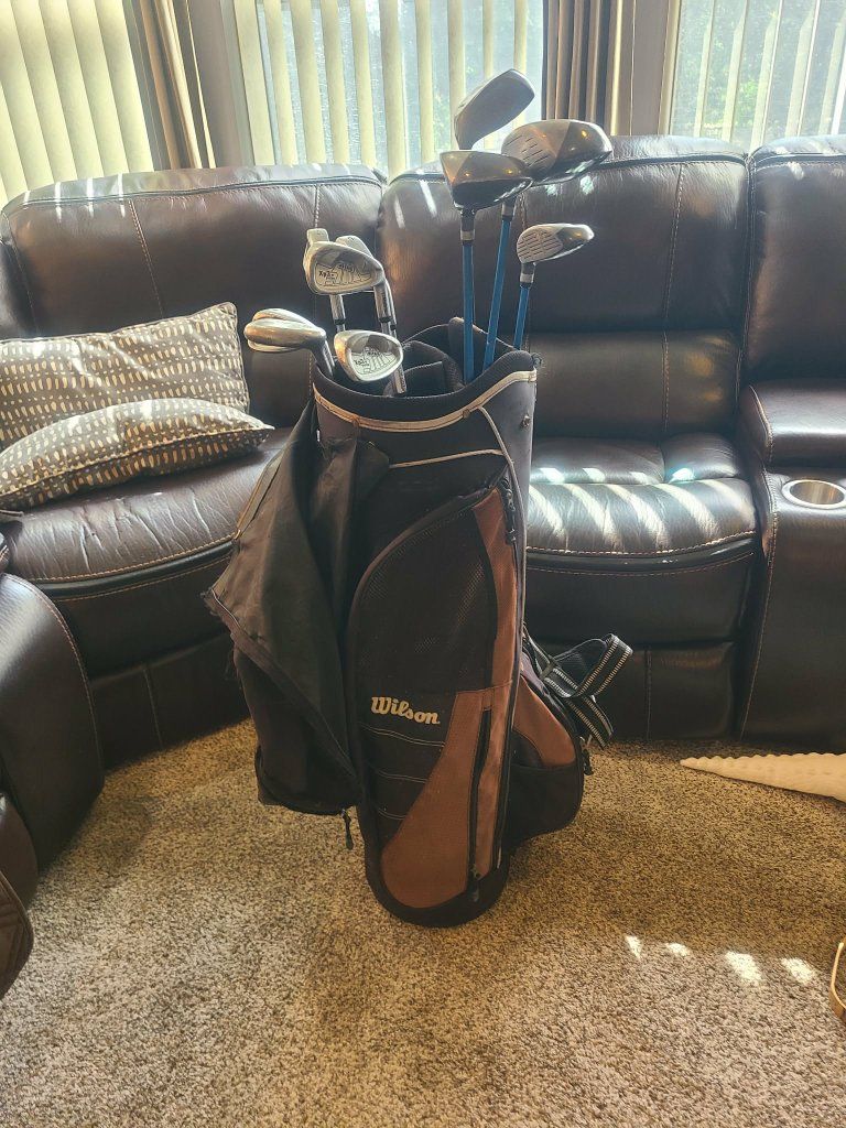 RH mens golf club set, Wilson bag, Nitro clubs 