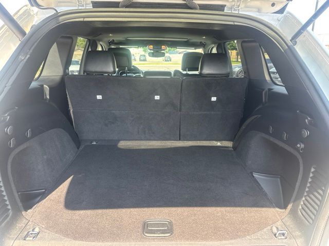 Main image 7