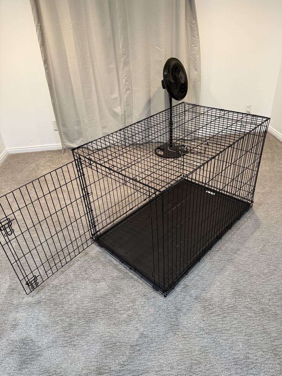 Large Dog Kennel / Crate