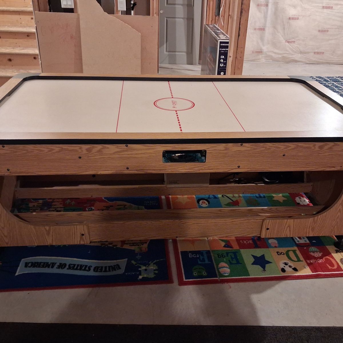 Air Hockey/Pool Table Free