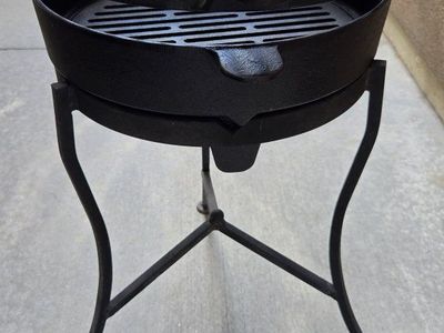 Cast Iron Lodge Outpost Grill with Stand Discontinued and Hard to Find