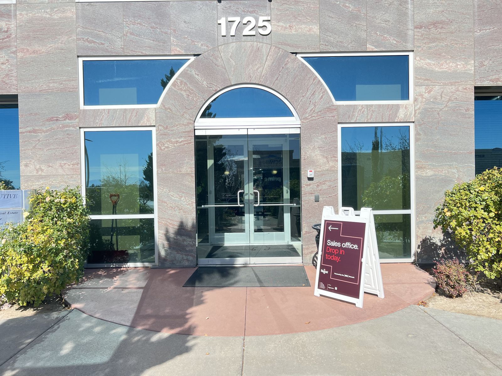 Your New Business Address Awaits – No Setup Fee Guaranteed!