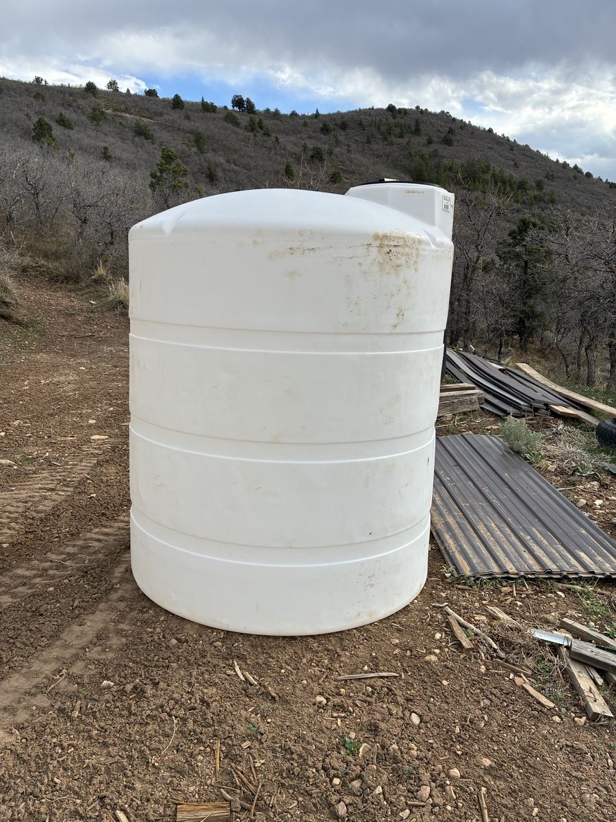 1000 Gallon Water Tank