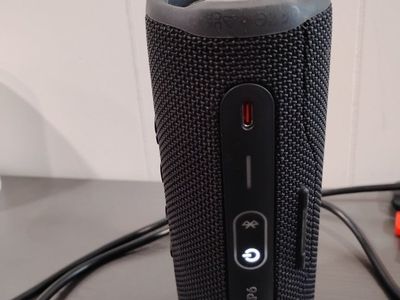 JBL Flip6 Bluetooth Speaker
