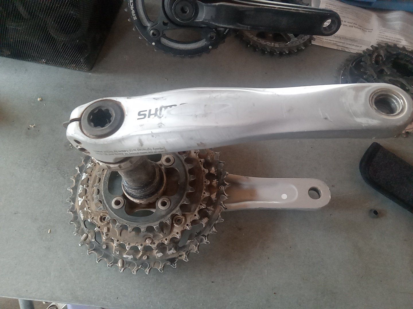Shimano Deore 175mm  mtb crankset withh BB