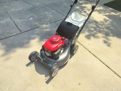 Honda Harmony II HRT216 Self Propelled Lawnmower