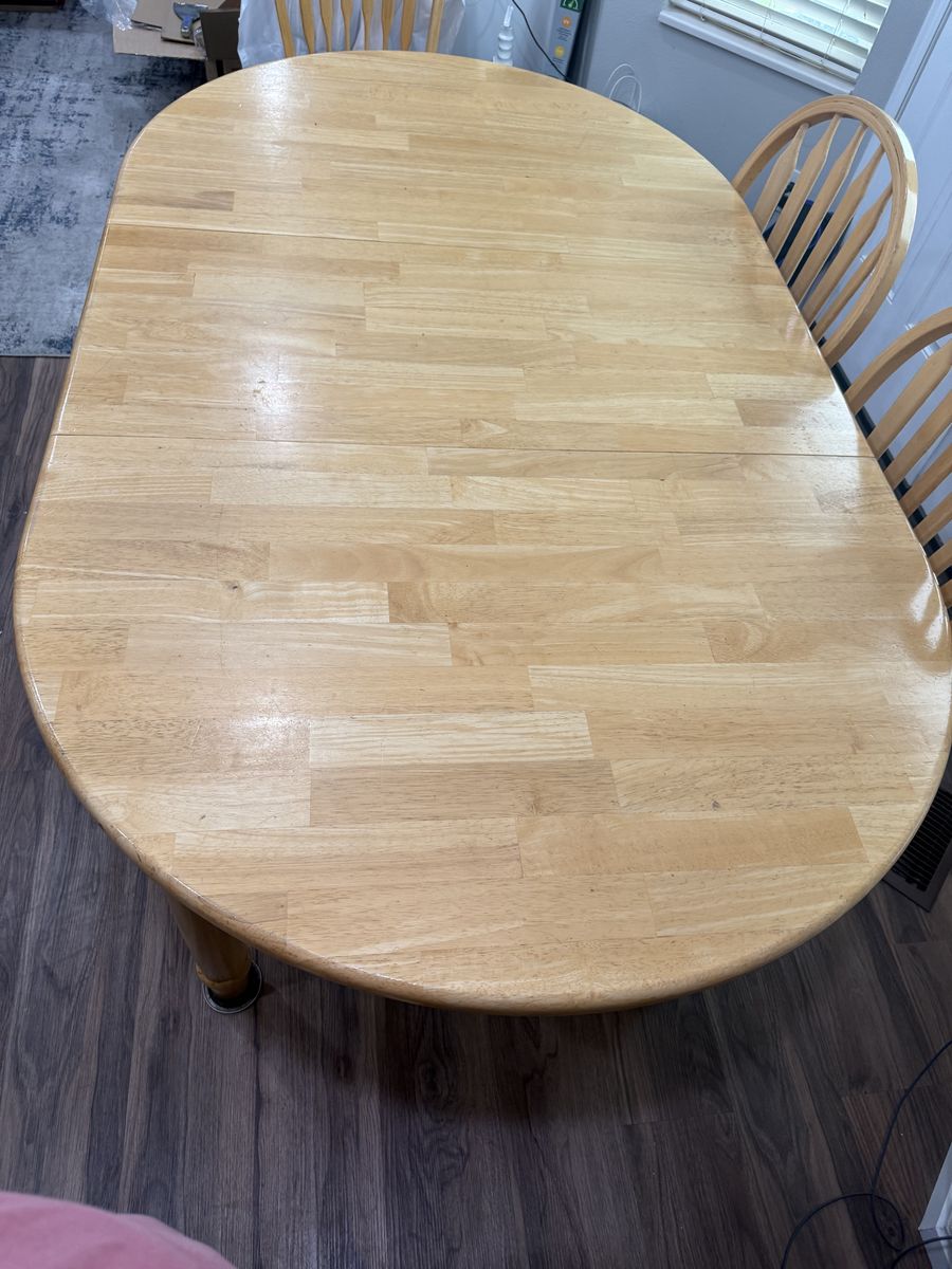 Table with 5 chairs