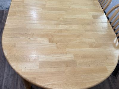 Table with 5 chairs