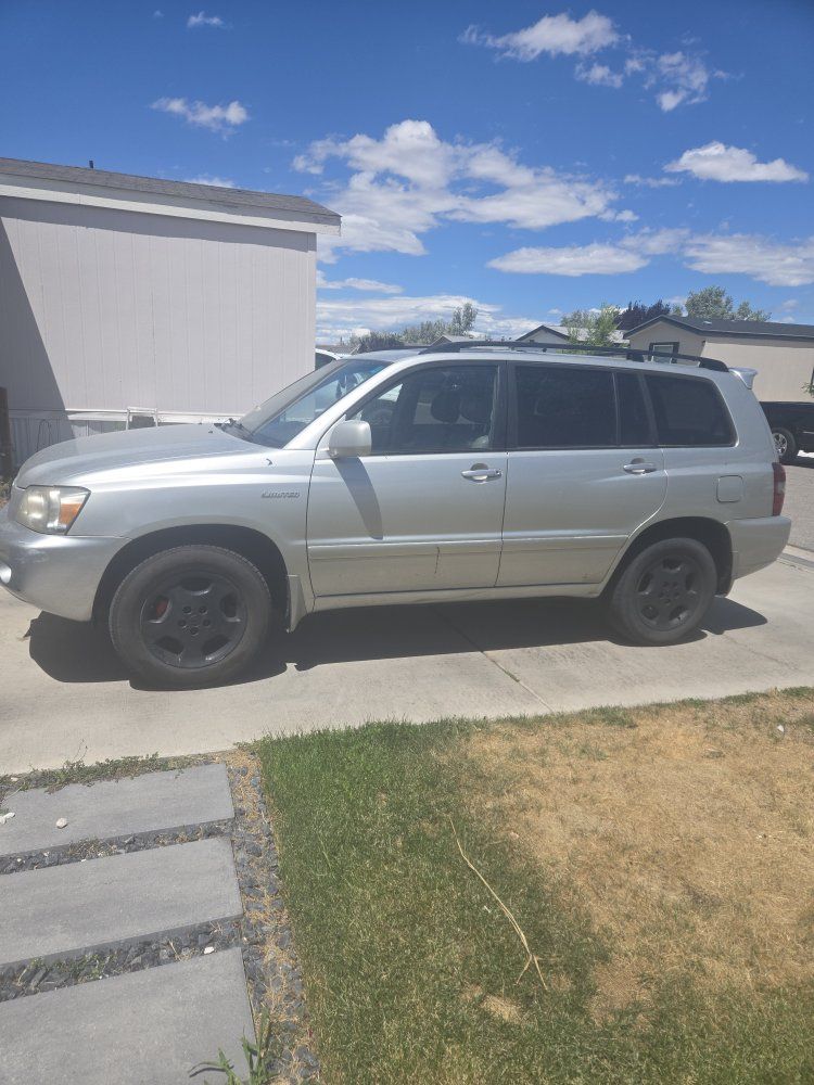 2005 Toyota Highlander Limited V6 AWD SUV - Silver, Leather Interior, Roof Rack