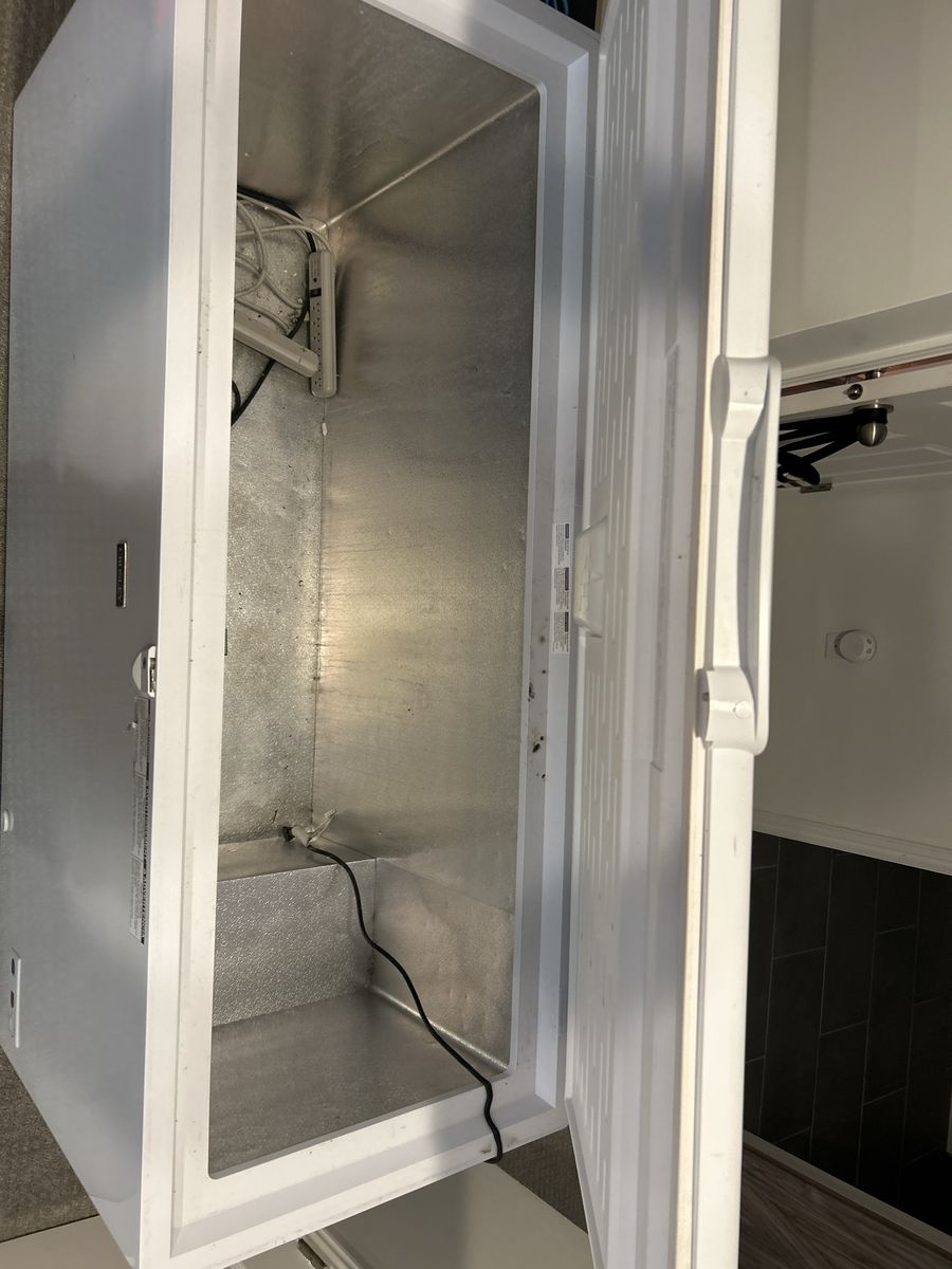 Main image 3