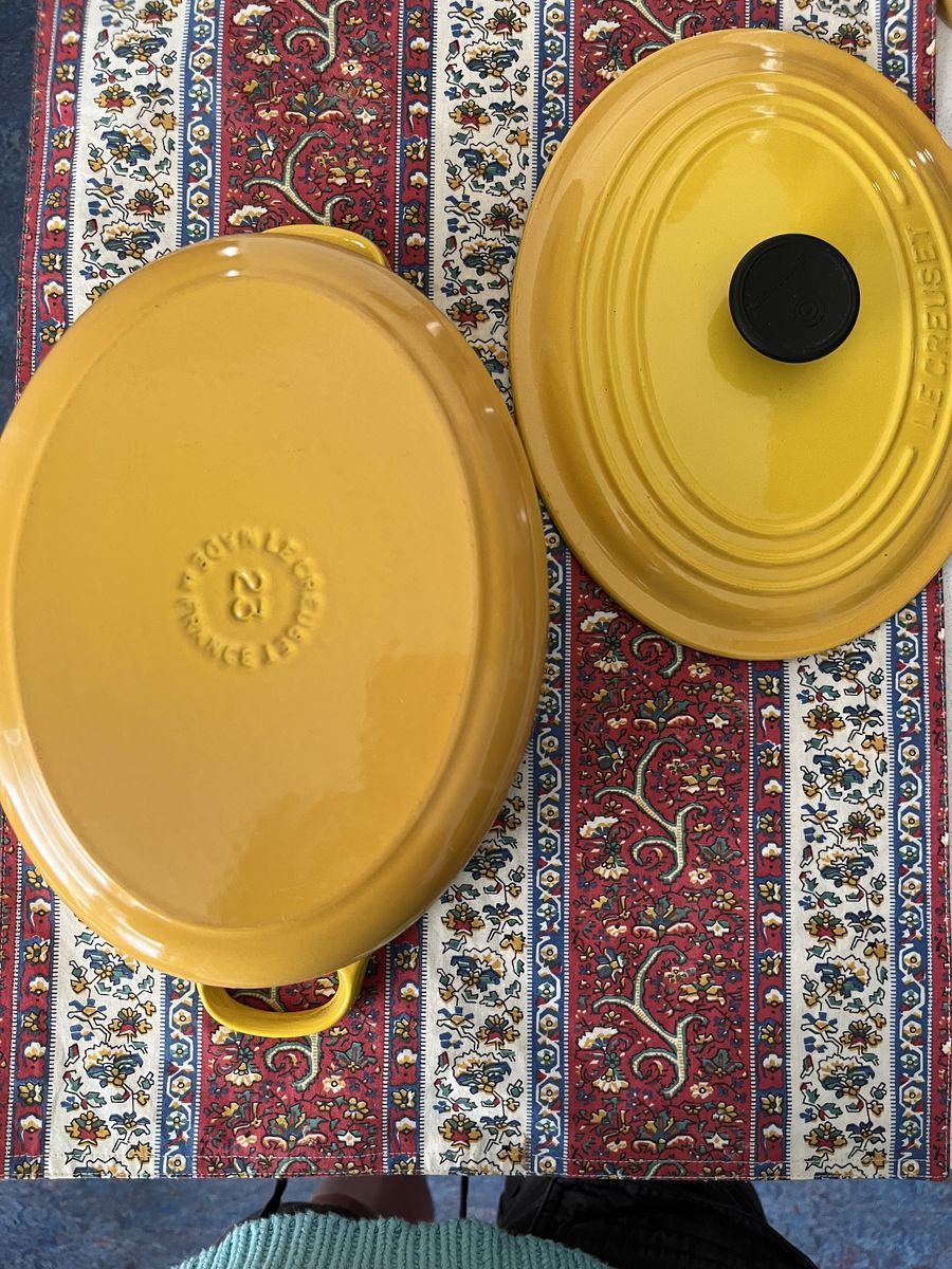 Le Creuset Enameled Cast Iron Oval Dutch Oven - Yellow 23 cm