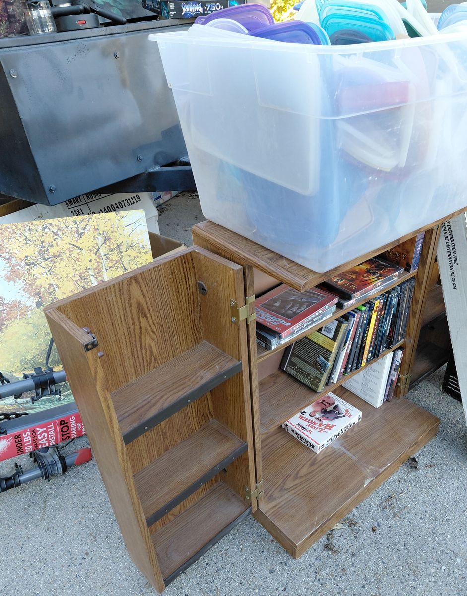YARD SALE!!  YARD SALE!! MOVING SALE!!
