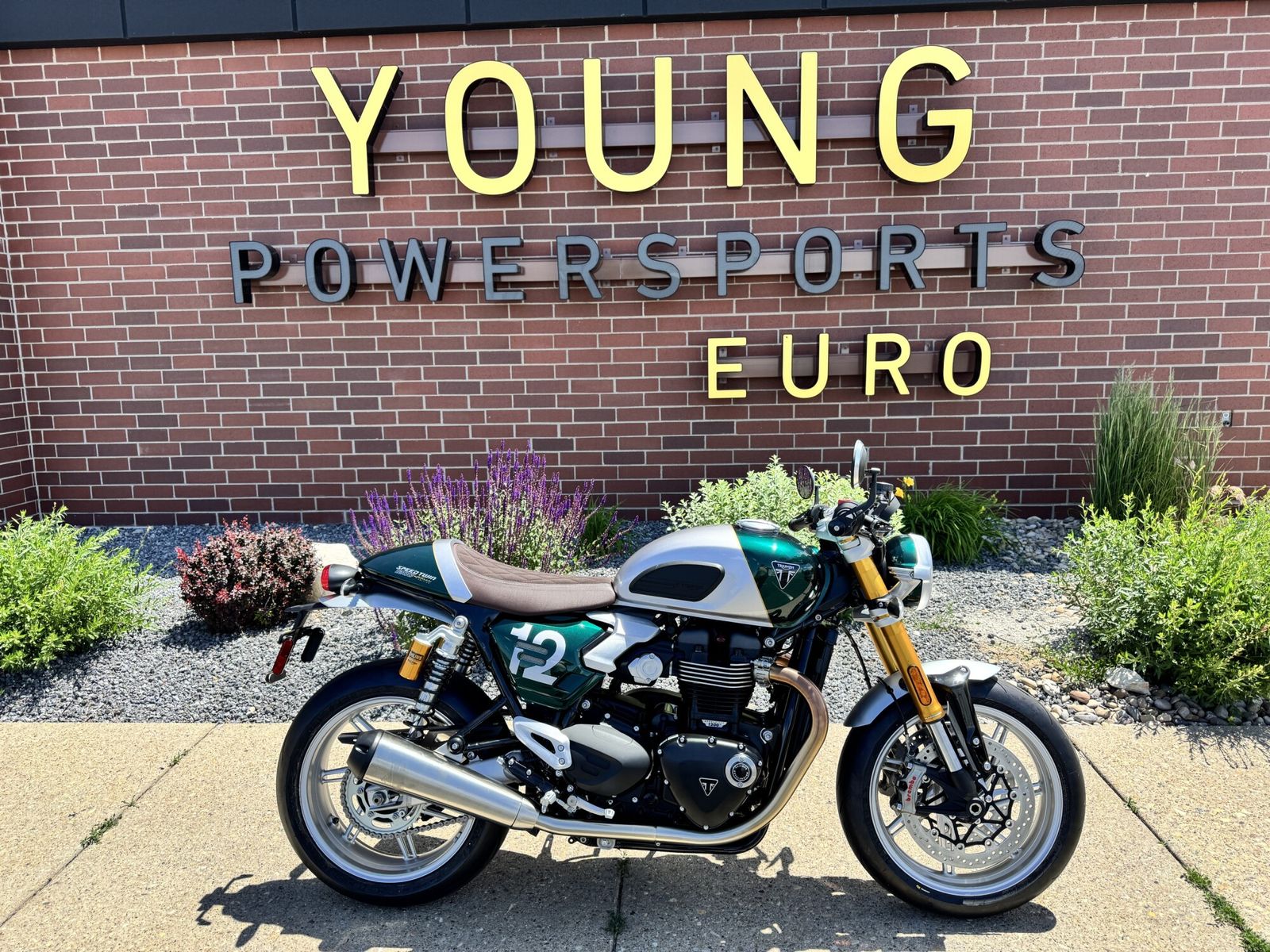 2027 Triumph SPEED TWIN 1200 CAFE RACER
