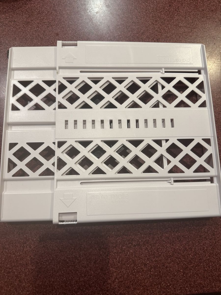 Locker Mate Expanding Locker Shelf