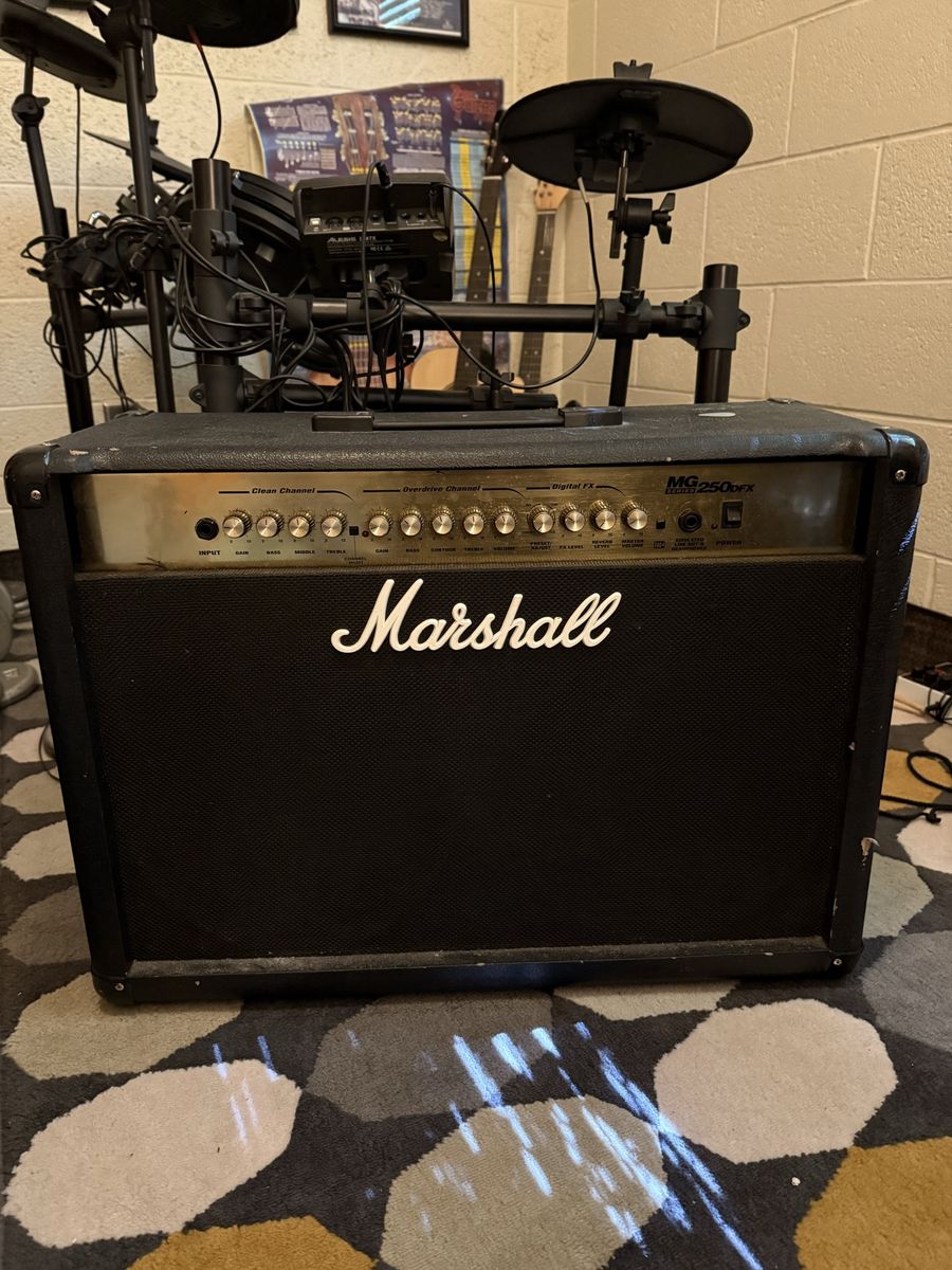Marshall MG series 250DFX Guitar Amp - Works, FX Section issue $100 OBO