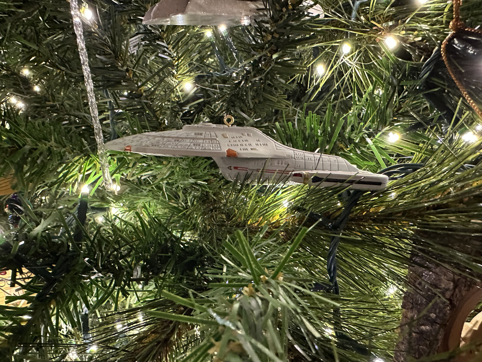 Star Trek USS Voyager Ornament and Trading Cards