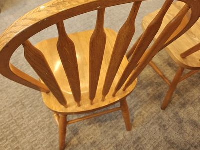 Classic Oak Wood Dining Chair - Windsor Style Spindle Back, Light Brown Finish, set of 4