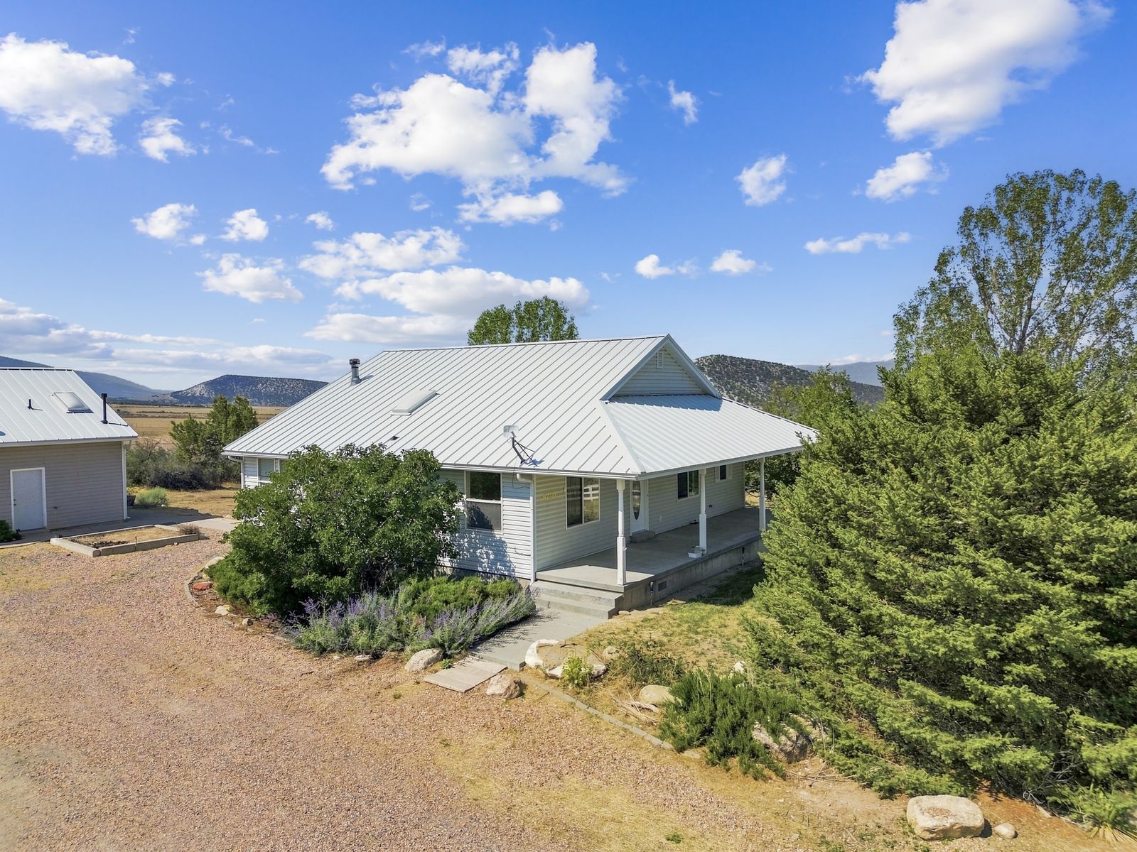 Country Home on 10 acres