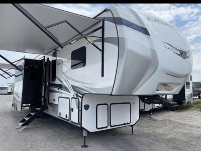 2023 Keystone Avalanche 378BH Fifth Wheel