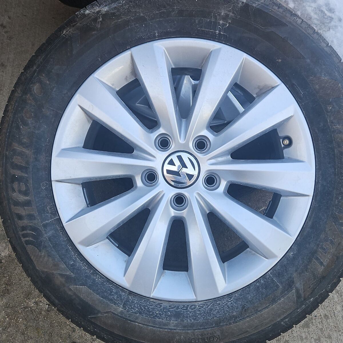Volkswagen jetta tires