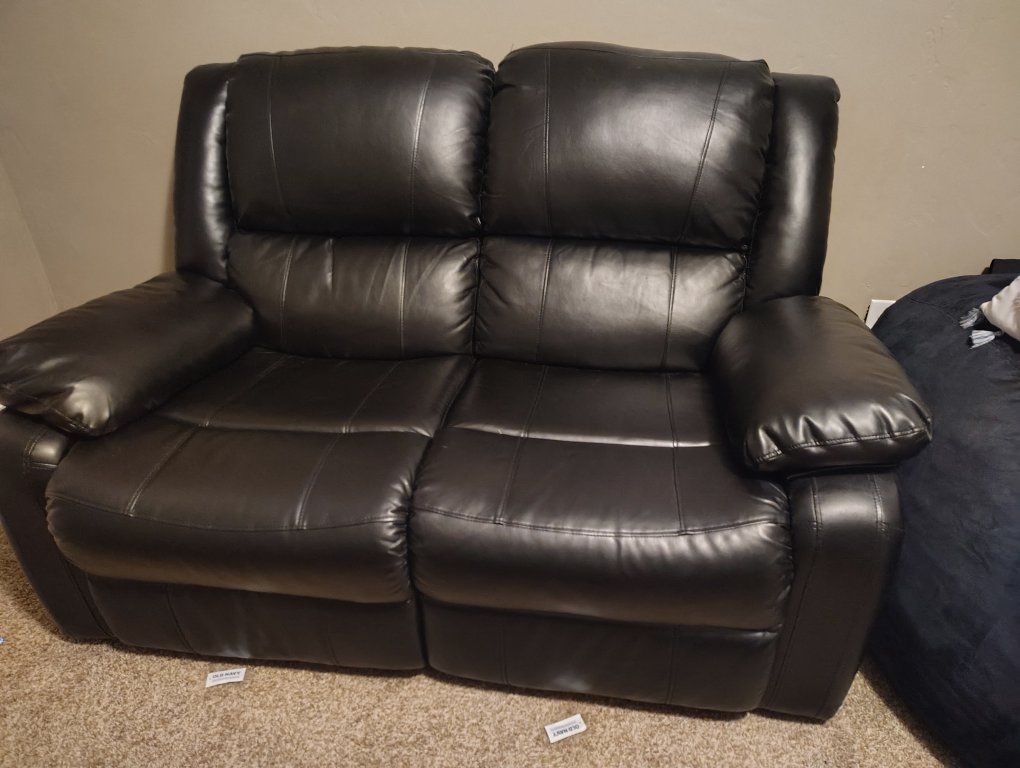 Compact Double Recliner – Excellent Condition