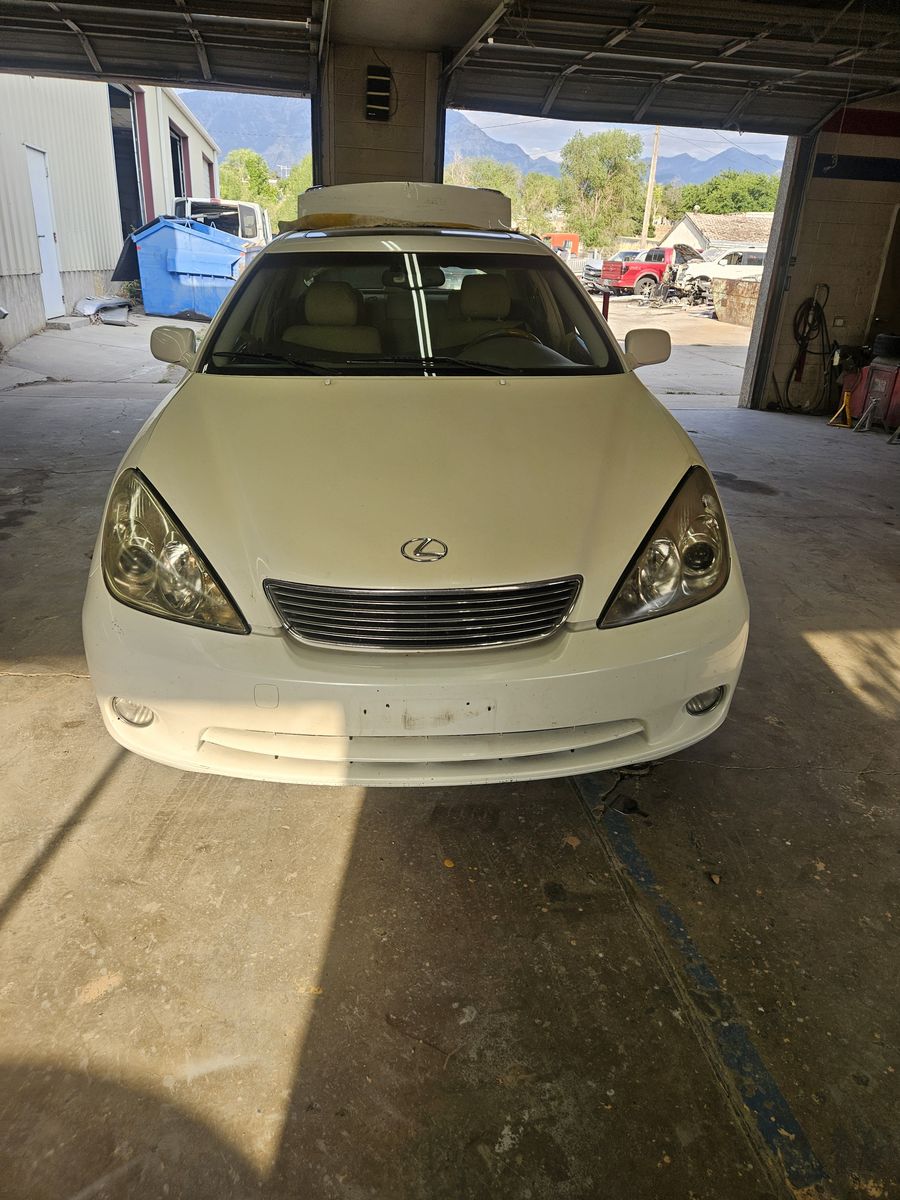 2005 Lexus ES Base
