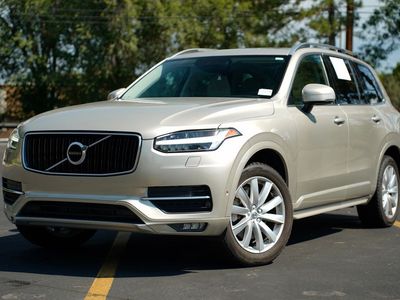 2016 Volvo XC90 T6 Momentum
