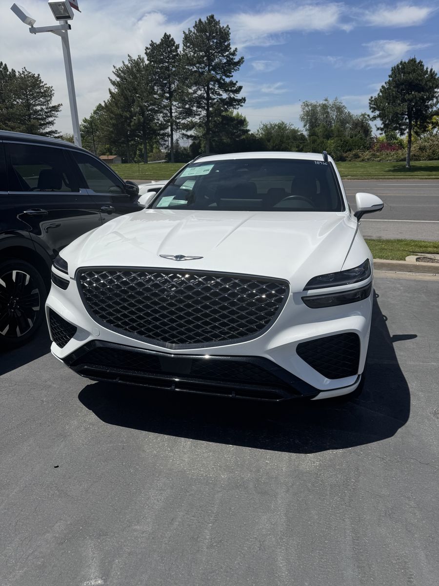 2023 Genesis GV70 2.5T Standard