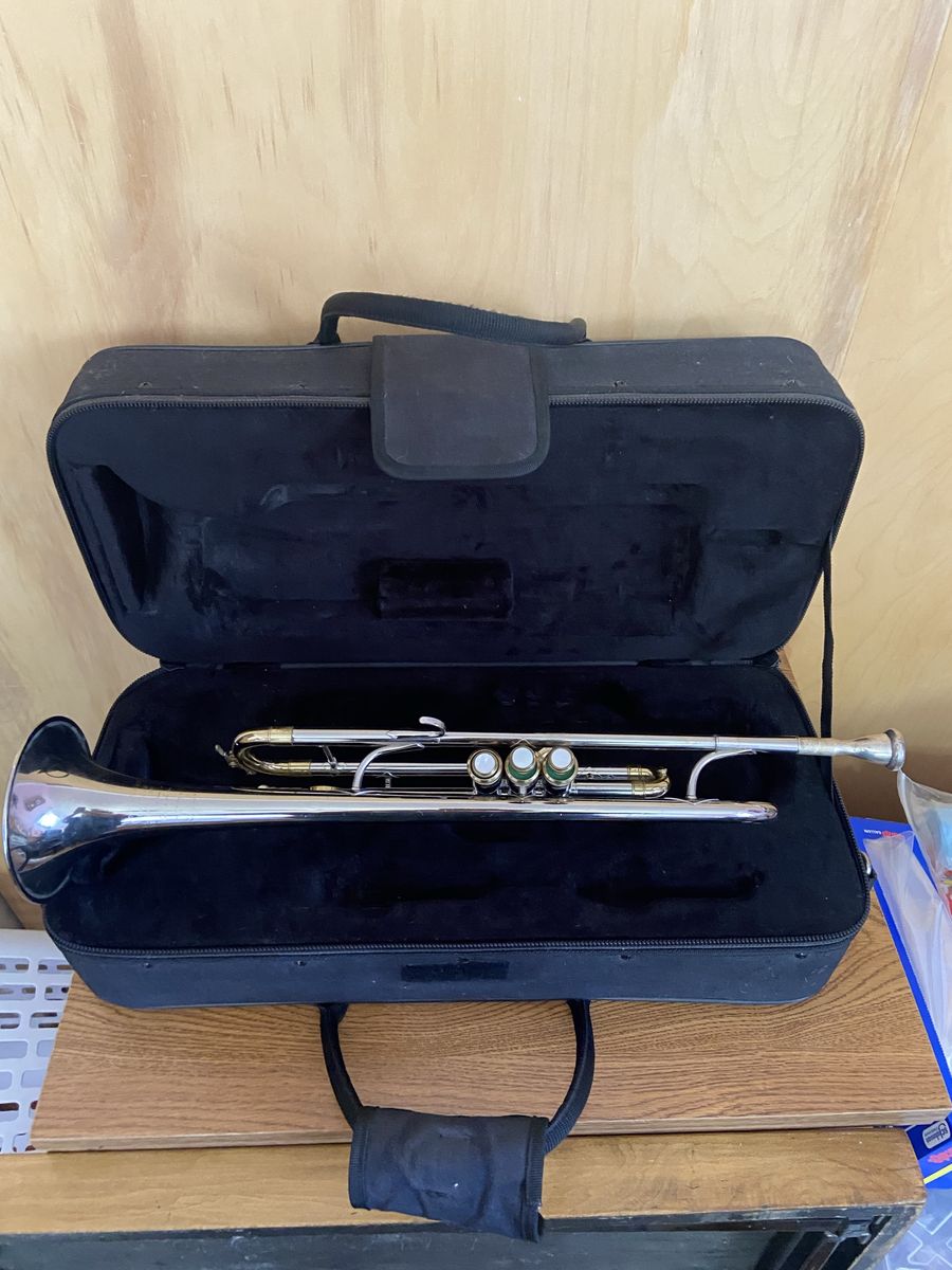 King Tempo Trumpet W/Mouthpiece & Awesome Case! $175.00 or Best Offer