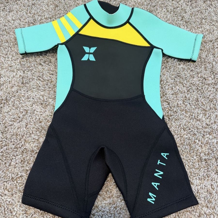 Brand New Natyfly Kids Wetsuit - size 4T