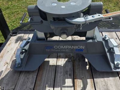 Ford B & W Fifth-wheel Hitch 25,000 lb
