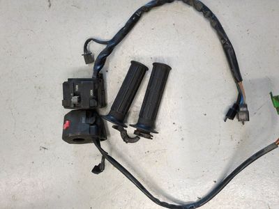 1990 Kawasaki Zephyr 550 Handlebar Switch Pods (L&