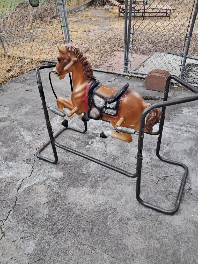 Vintage Spring Horse Ride-On Toy with Metal Stand and Springs