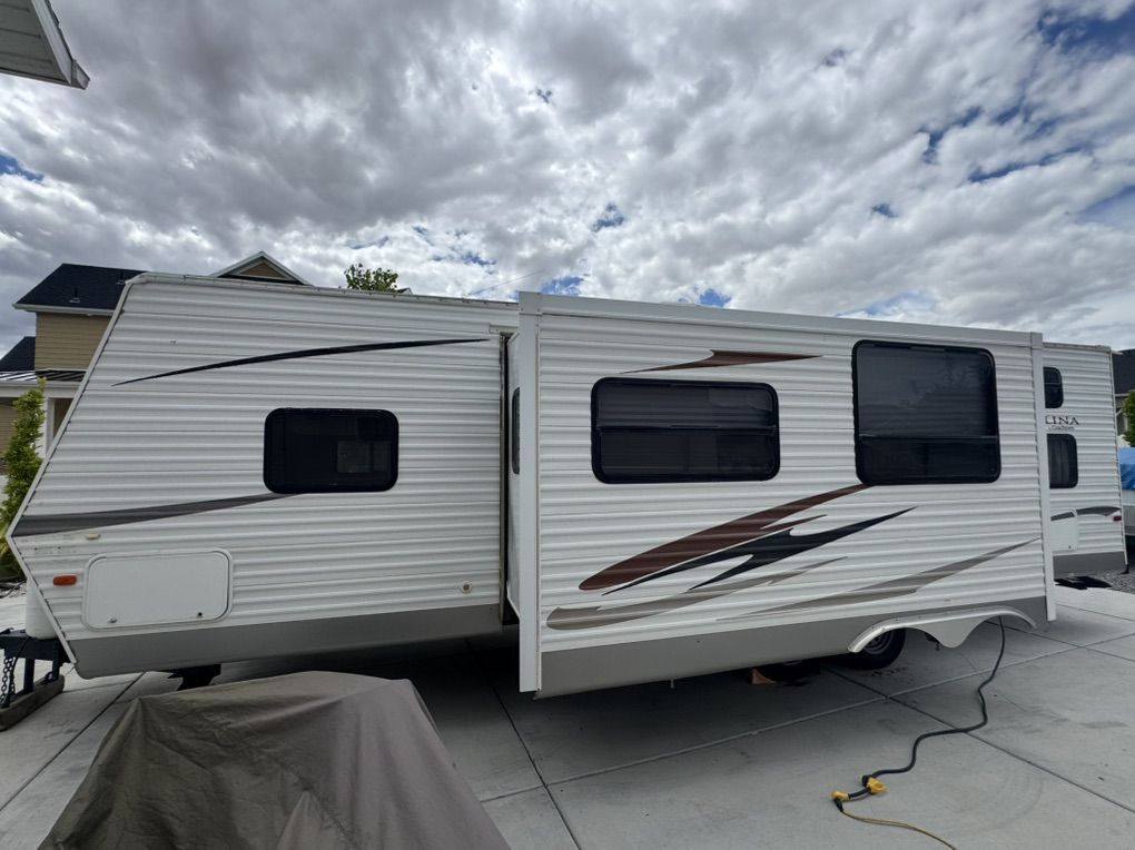 Clean 2012 Coachman Catalina Bunkhouse Sleeps 10