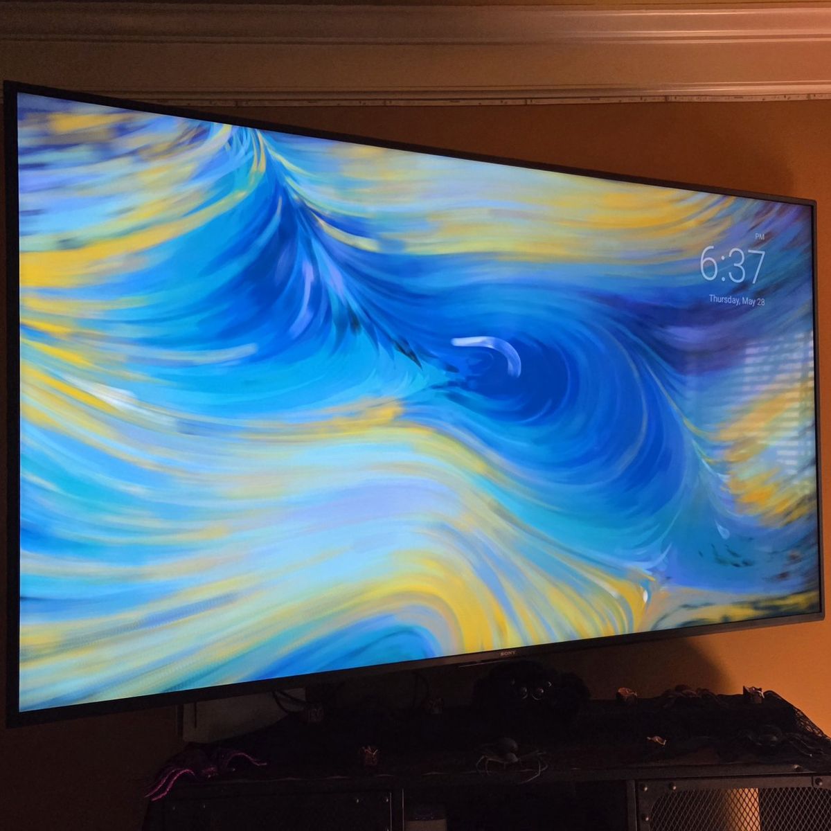 75" Sony X80J TV