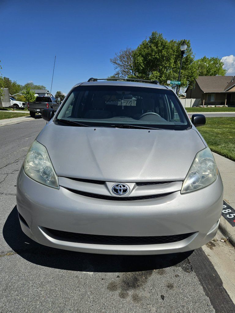 2006 TOYOTA SIENNA LE
