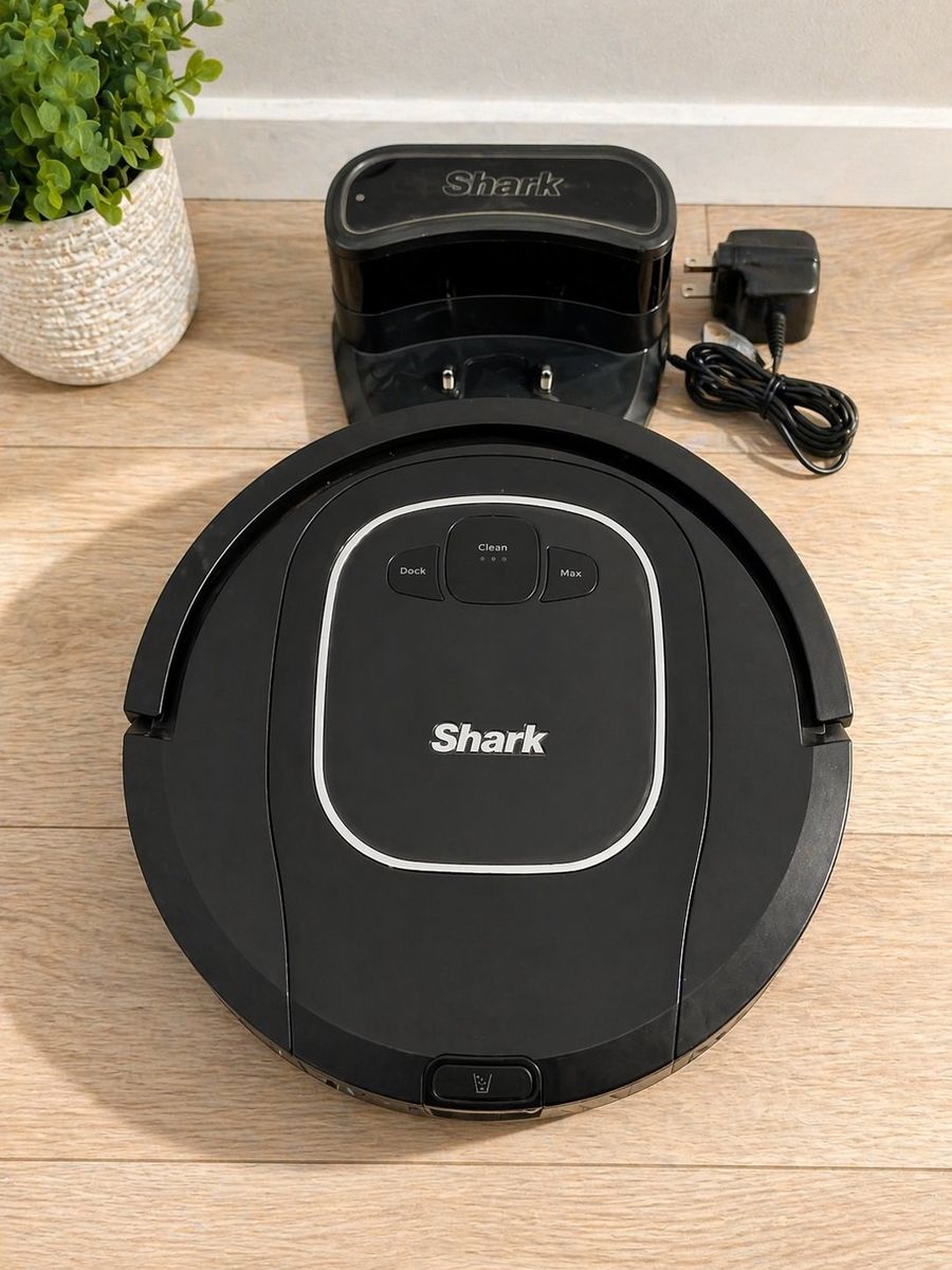 🧹 Shark RV871R Robot Vacuum – Like New