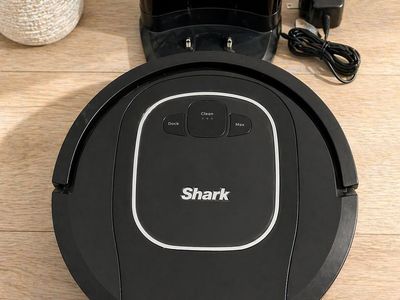 🧹 Shark RV871R Robot Vacuum – Like New